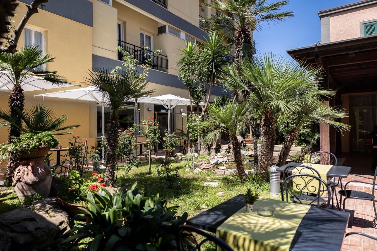 Hotel Villa Margherita Ladispoli Exterior foto