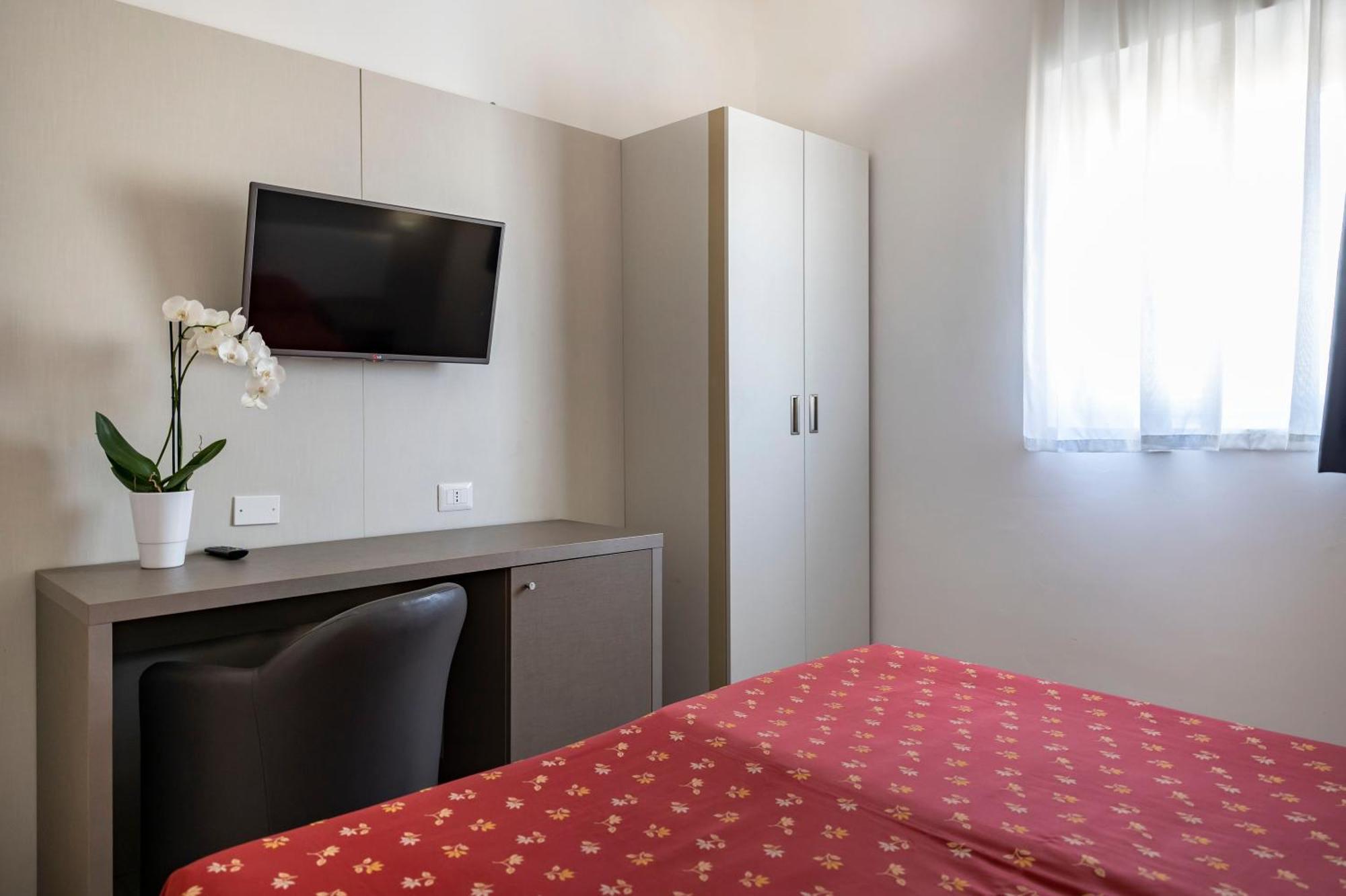 Hotel Villa Margherita Ladispoli Habitación foto