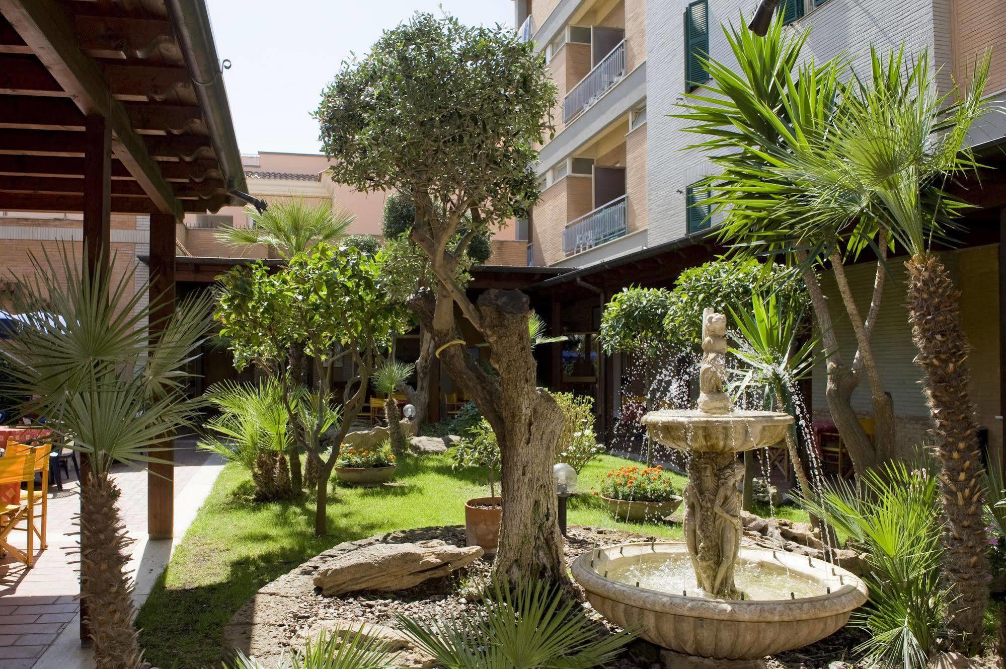 Hotel Villa Margherita Ladispoli Exterior foto